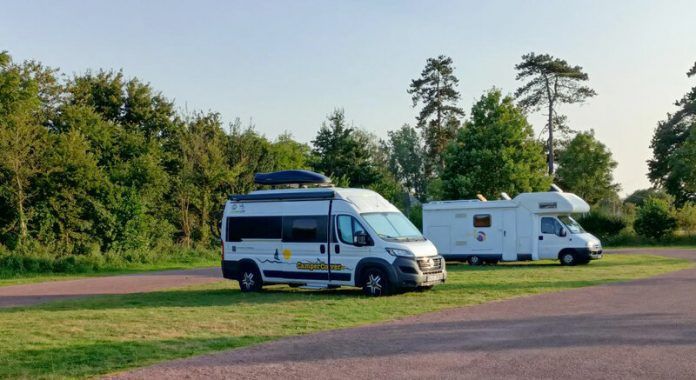 camper-cover-1